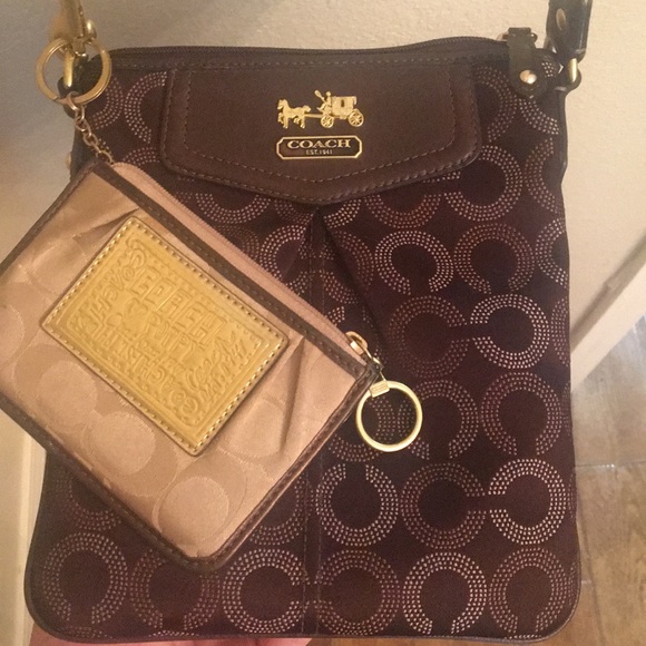 Coach Brand shoulder bag & detachable coin purse - Picture 2 of 2